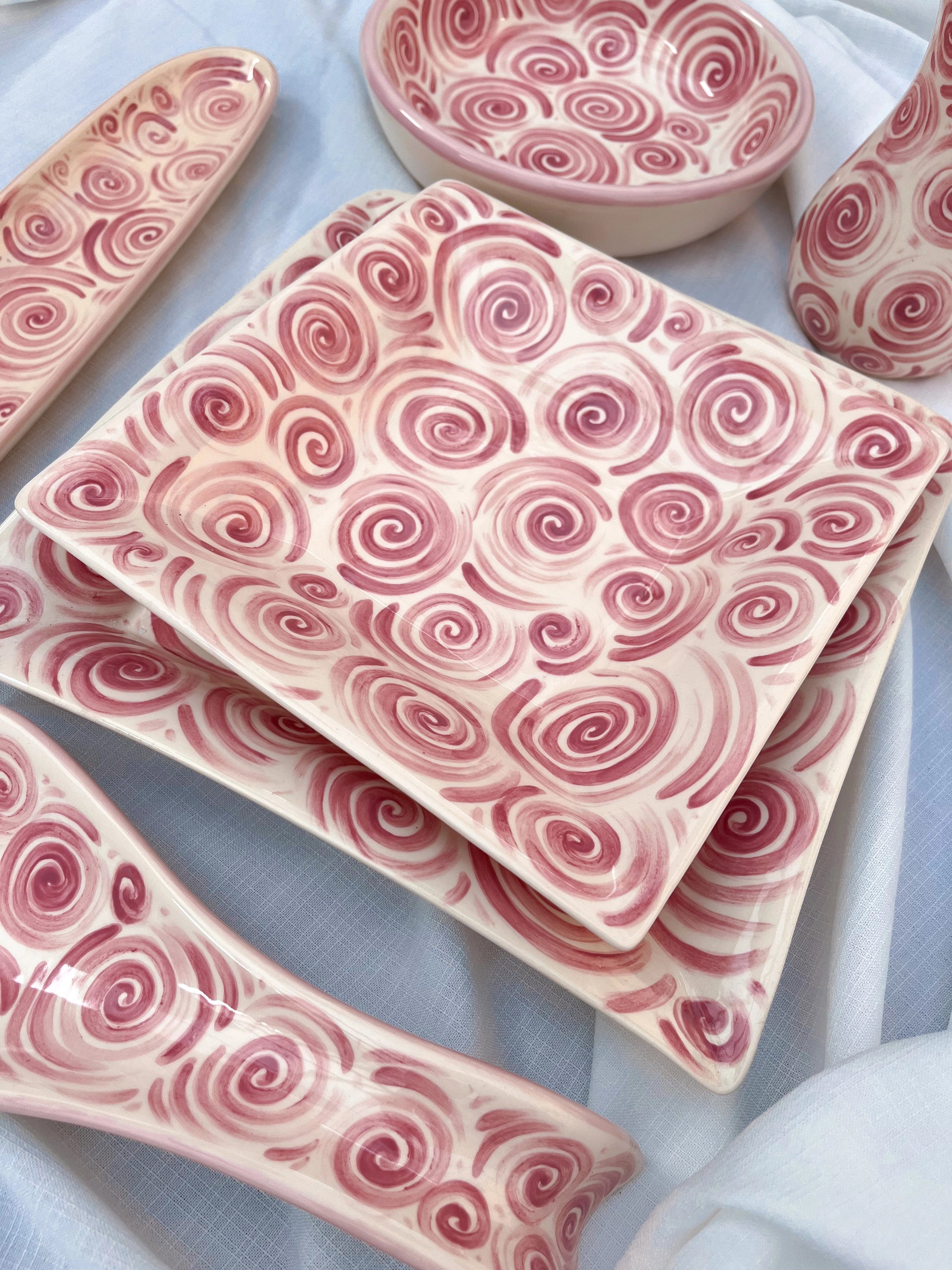 Travessa Prato Fundo Flow Quadrado De Cerâmica Rosa